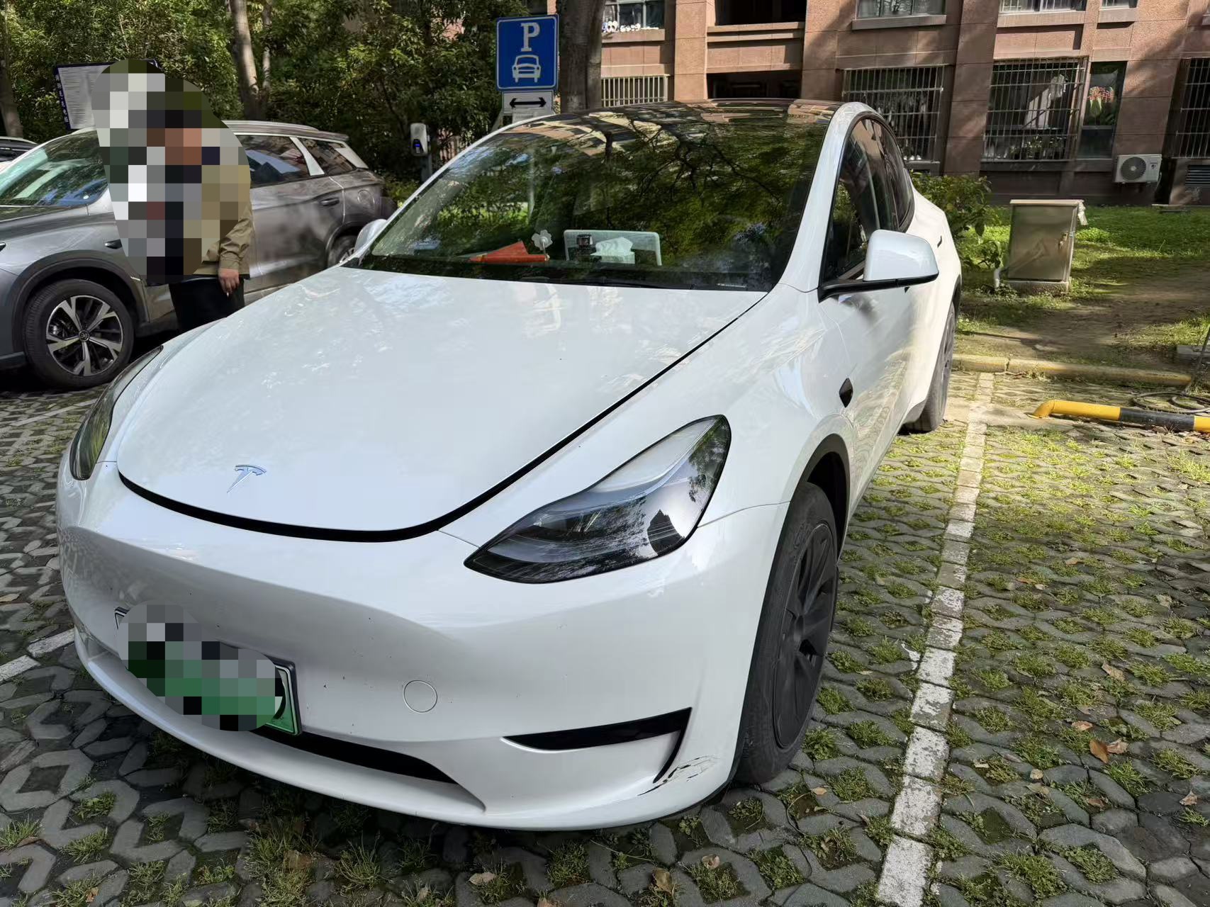 Tesla Model Y 2024 Tesla Model Y 2024 car image