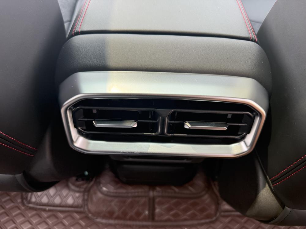 2025 car image #6