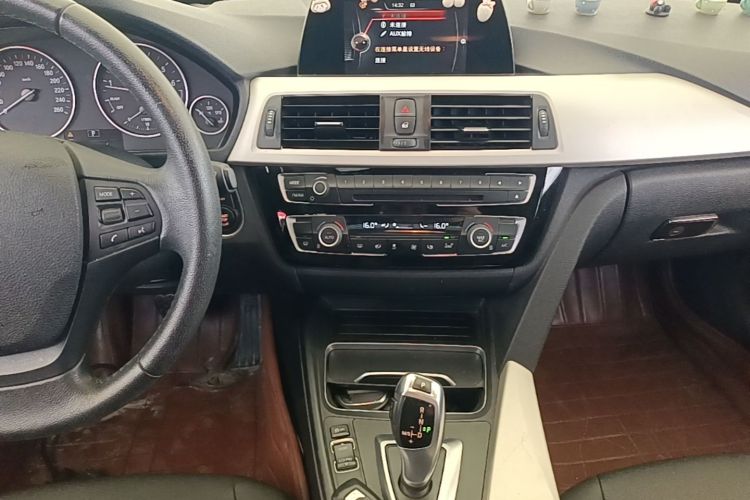 BMW 3 Series 2016 car image #13