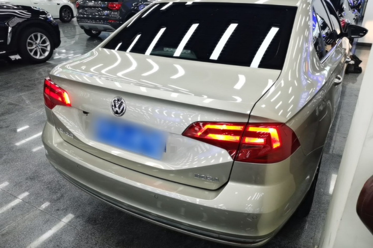Volkswagen Bora 2016 car image #5