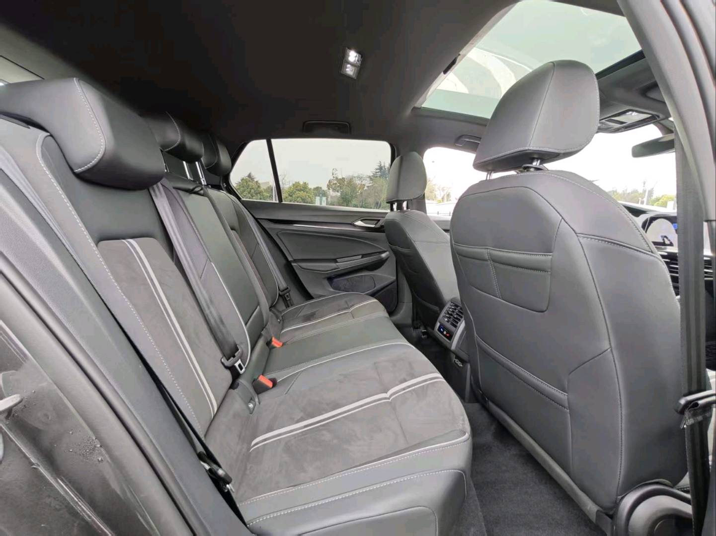 Volkswagen Golf 2024 #14 Volkswagen Golf 2024 car image #14