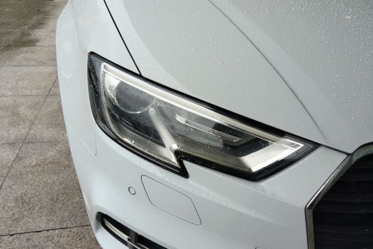 Audi A3 2018 car image #8