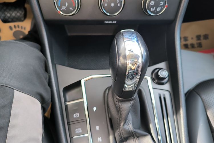 Volkswagen Lavida 2020 car image #14