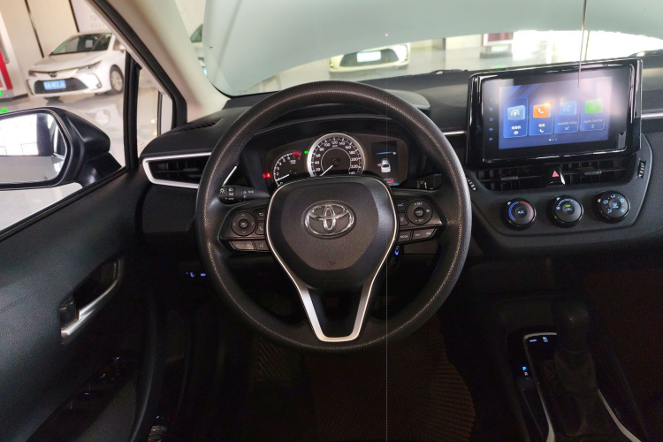 Toyota Corolla 2023 immagine di auto #11