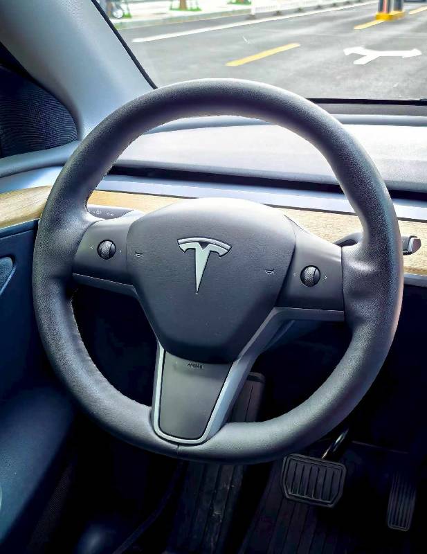 Tesla Model Y 2022 #3 Tesla Model Y 2022 car image #3