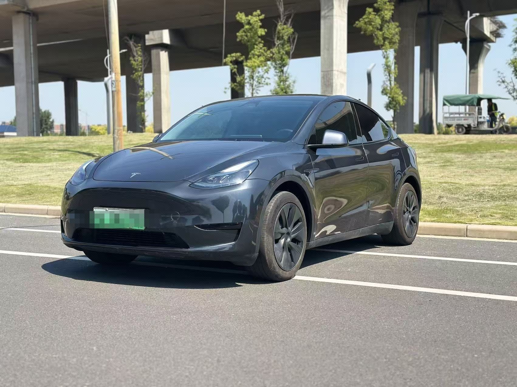 Tesla Model Y 2024 car image 