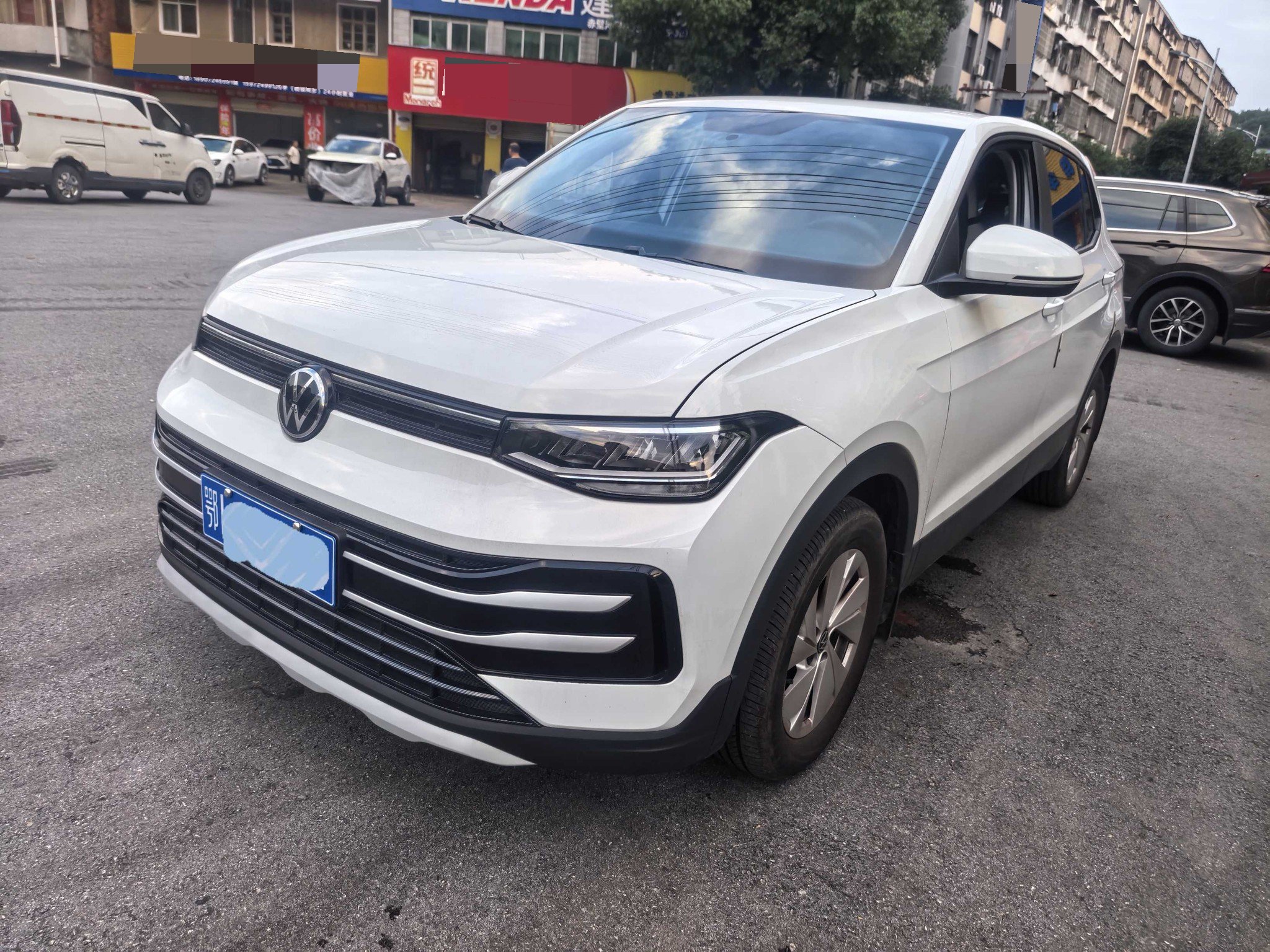 Volkswagen Tharu 2025 car image 