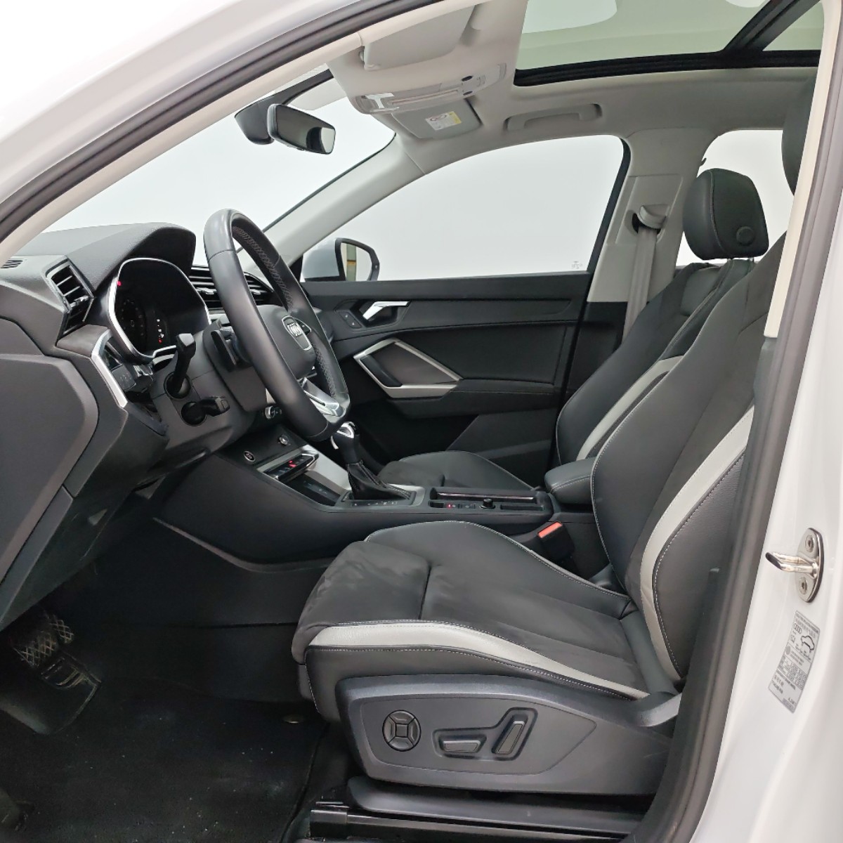 Audi Q3 2022 #6 Audi Q3 2022 صورة سيارة #6