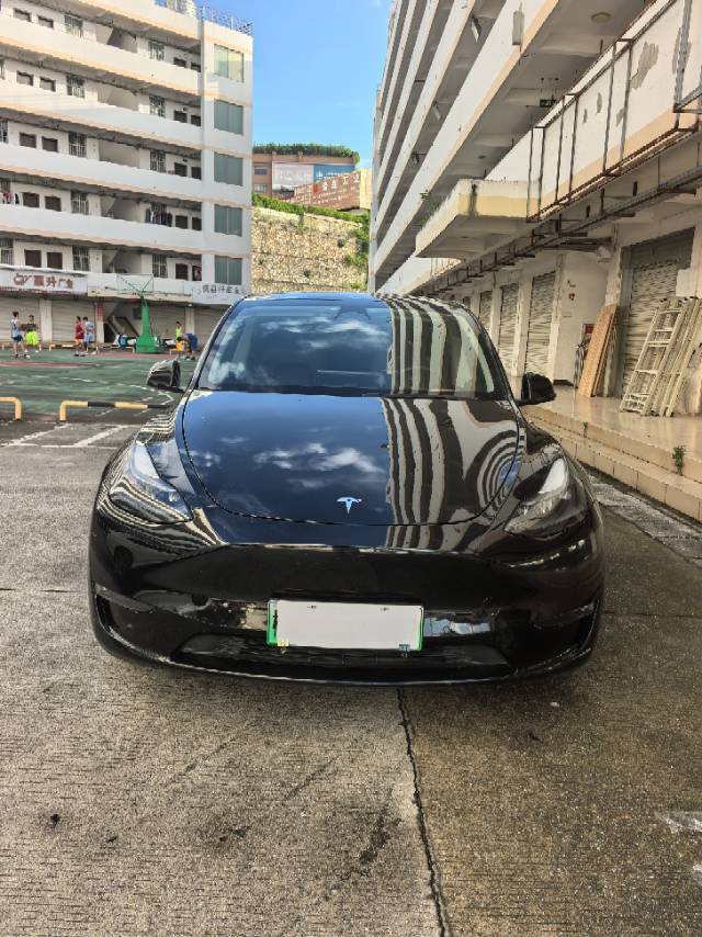 Tesla Model Y 2021 car image #2