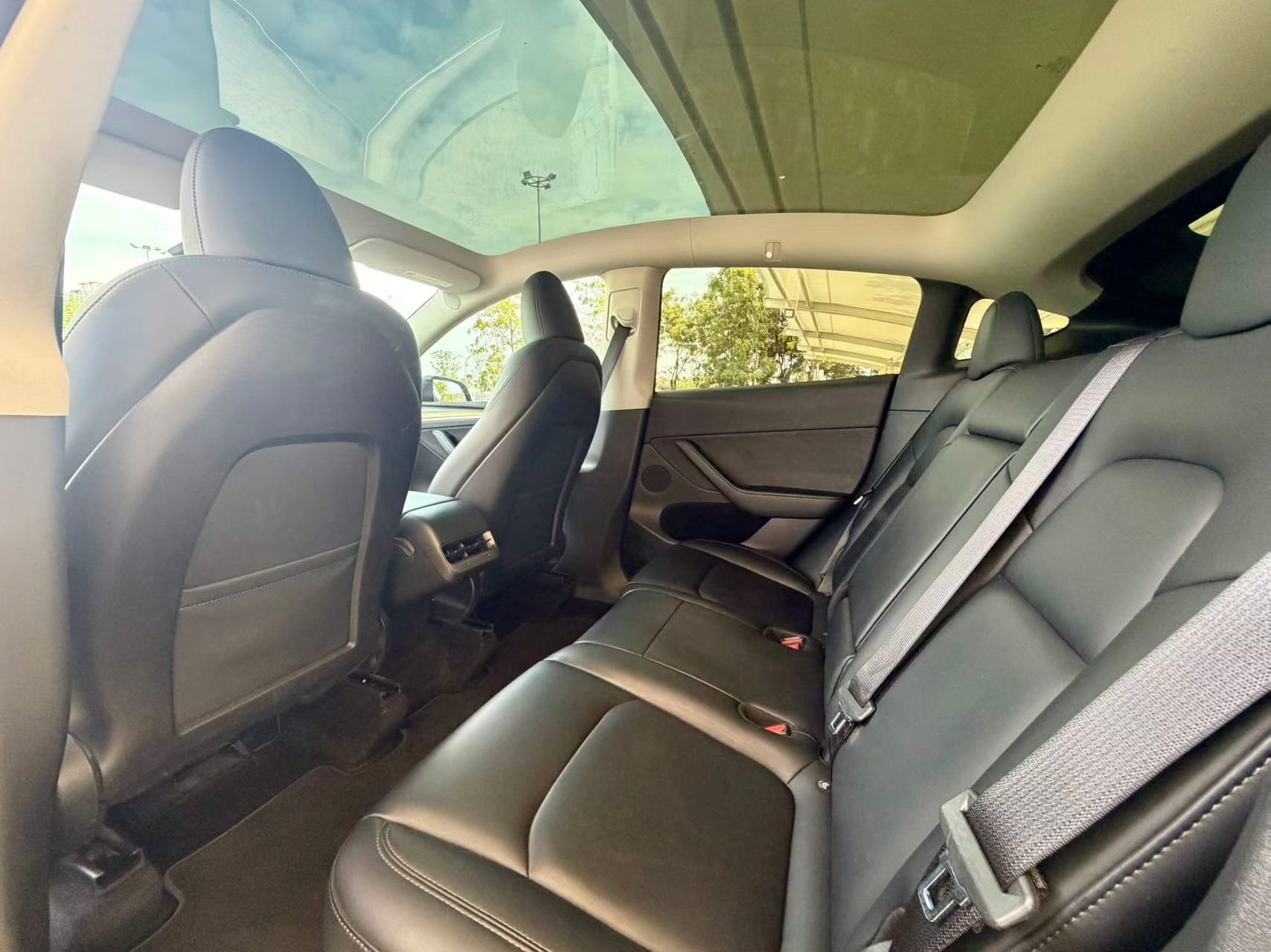 Tesla Model Y 2023 car image #5