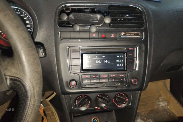 Volkswagen Polo 2016 car image #15