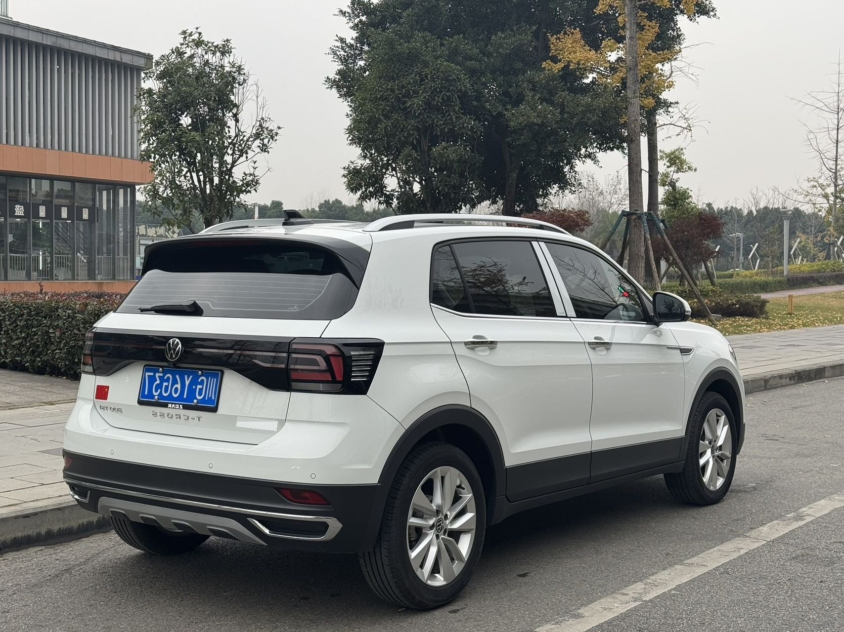 Volkswagen T-Cross 2024 car image #4