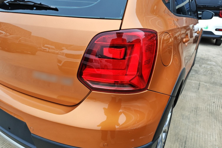 Volkswagen Polo 2014 car image #8