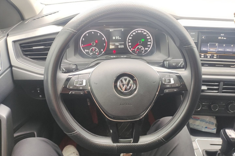 Volkswagen Polo 2020 car image #11