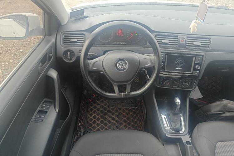 Volkswagen Santana 2019 car image #15