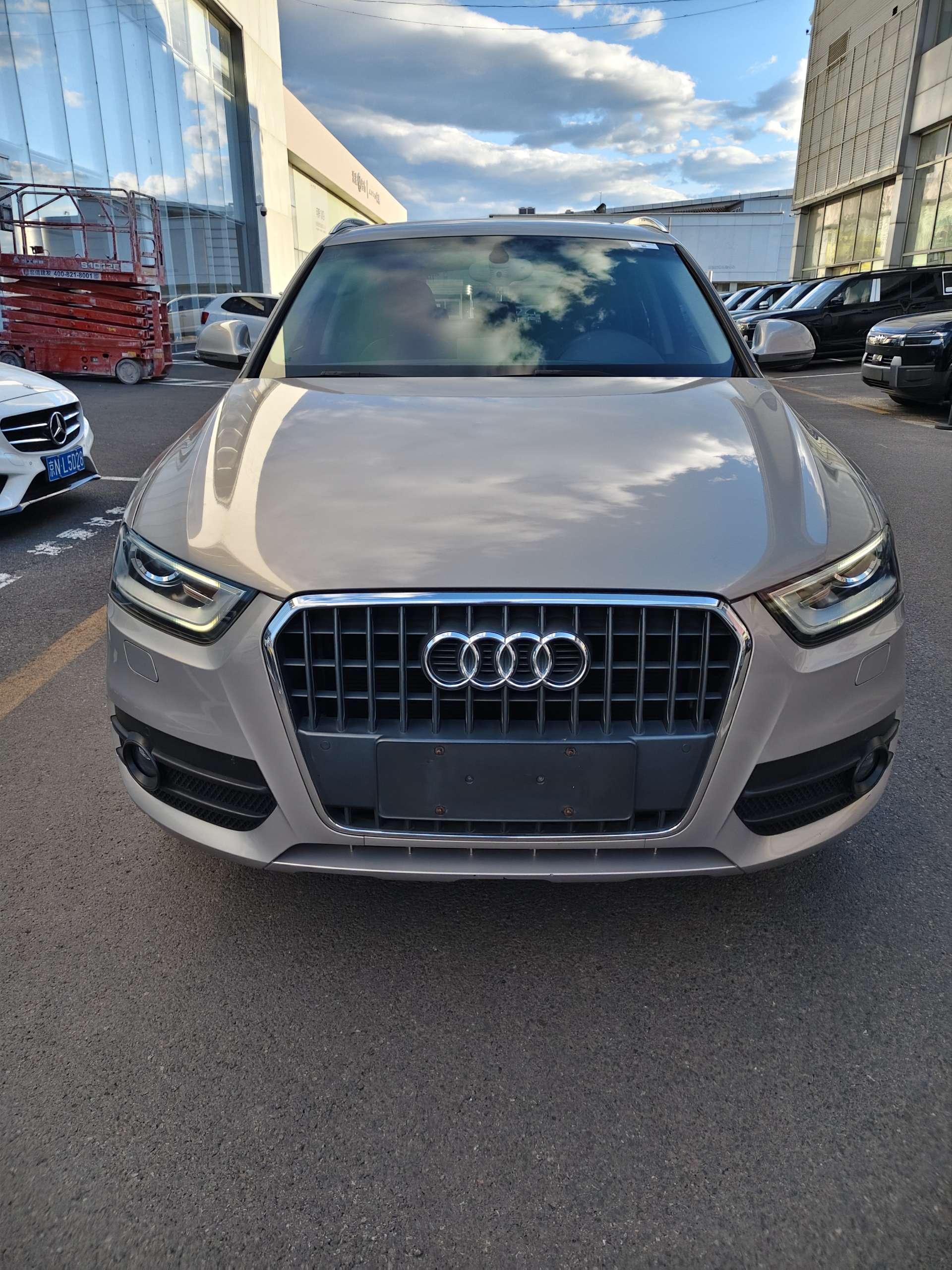 Audi Q3 2014 car image #2