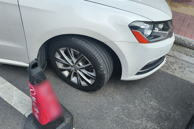 Volkswagen Lavida 2016 car image #9