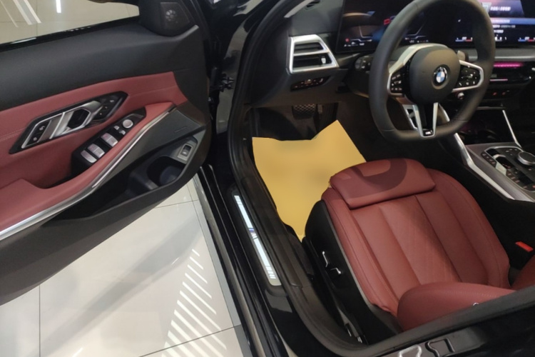 BMW 3 Series 2025 صورة سيارة #12