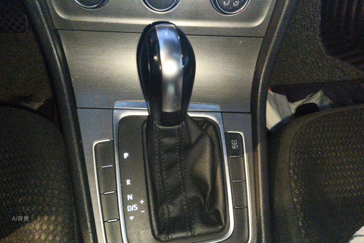 Volkswagen Golf 2015 car image #16