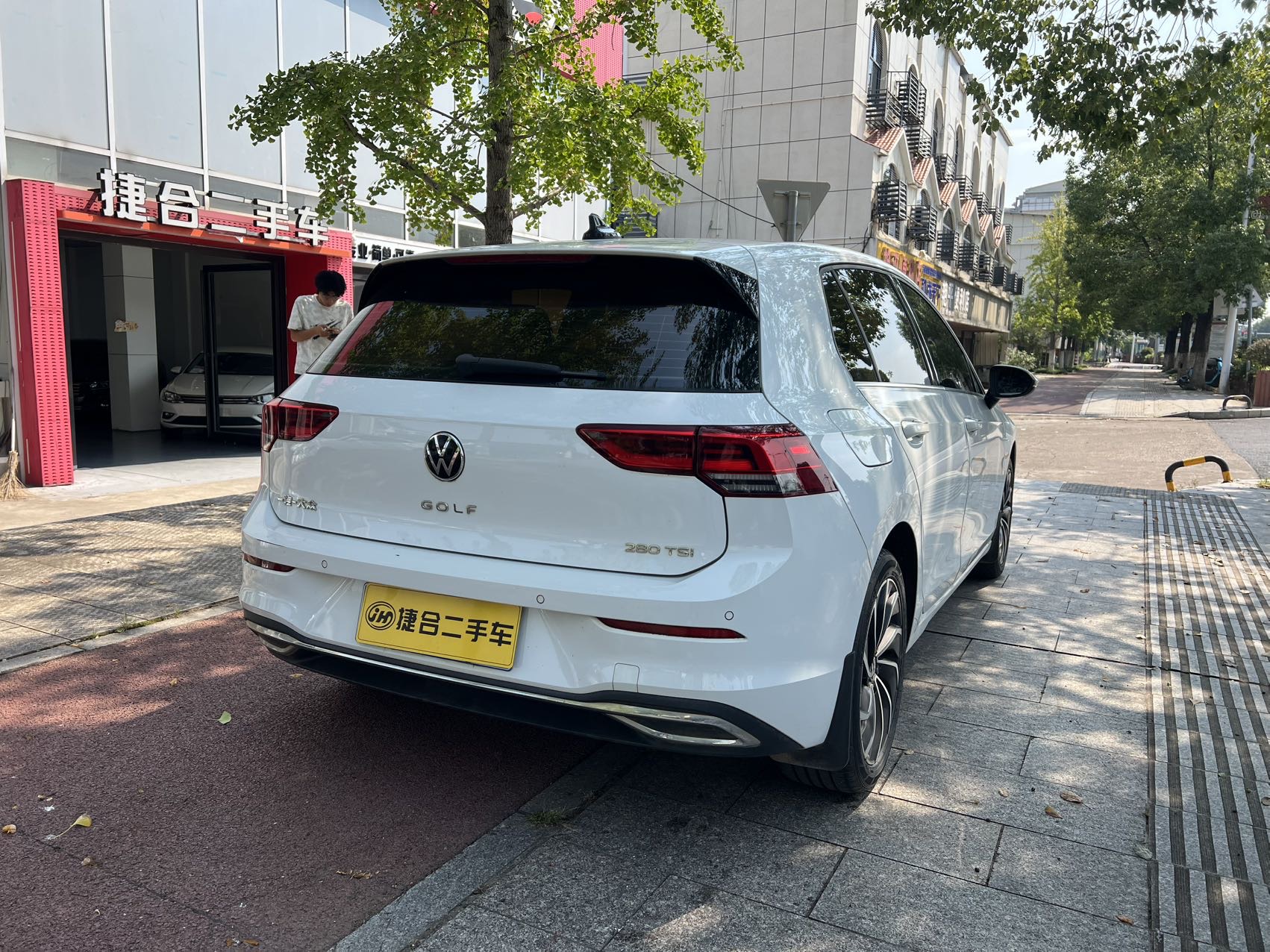 Volkswagen Golf 2020 car image #6