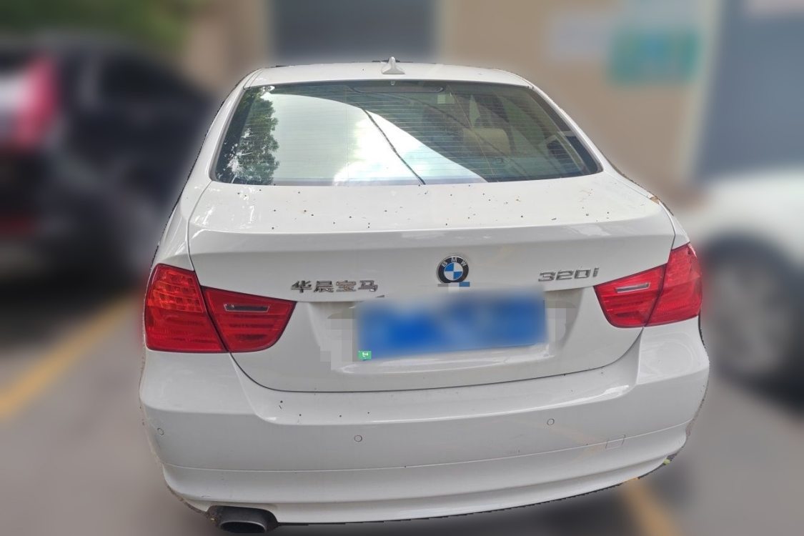 BMW 3 Series 2011 car image #6