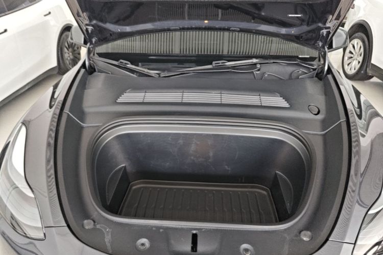 Tesla Model Y 2024 immagine di auto #20