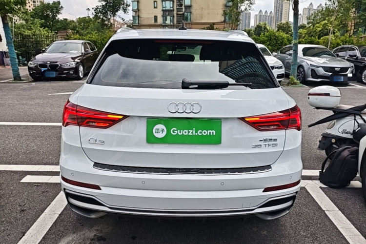 Audi Q3 2020 car image #6