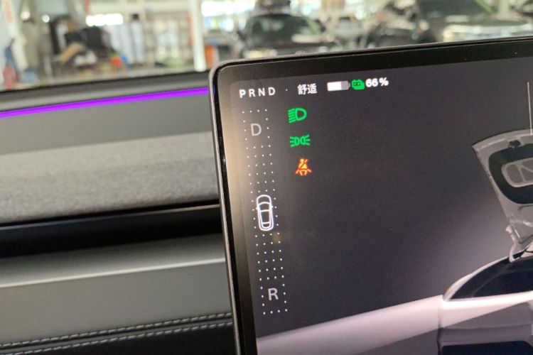 Tesla Model Y 2025 #14 Tesla Model Y 2025 car image #14