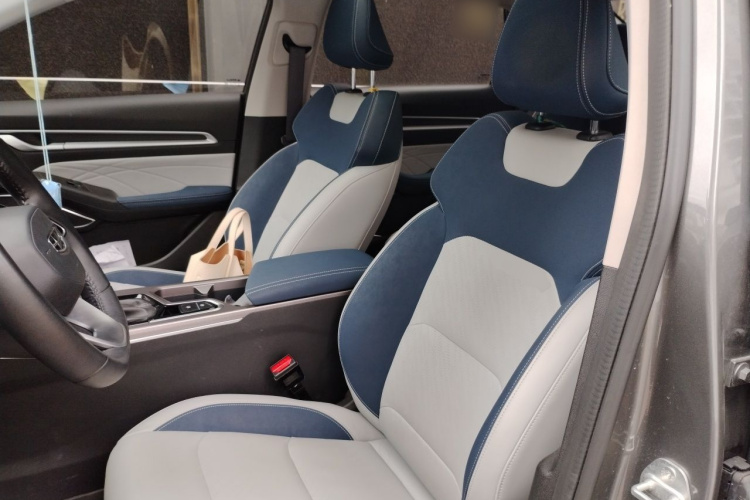 GEELY Emgrand 2021 car image #15