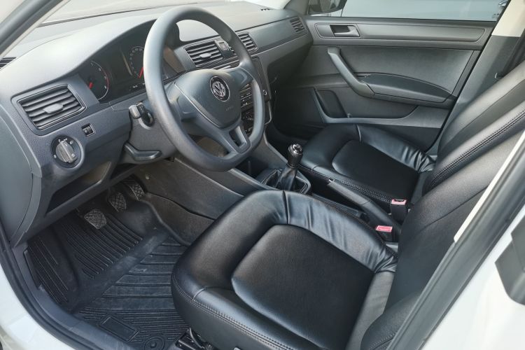 Volkswagen Santana 2018 car image #12