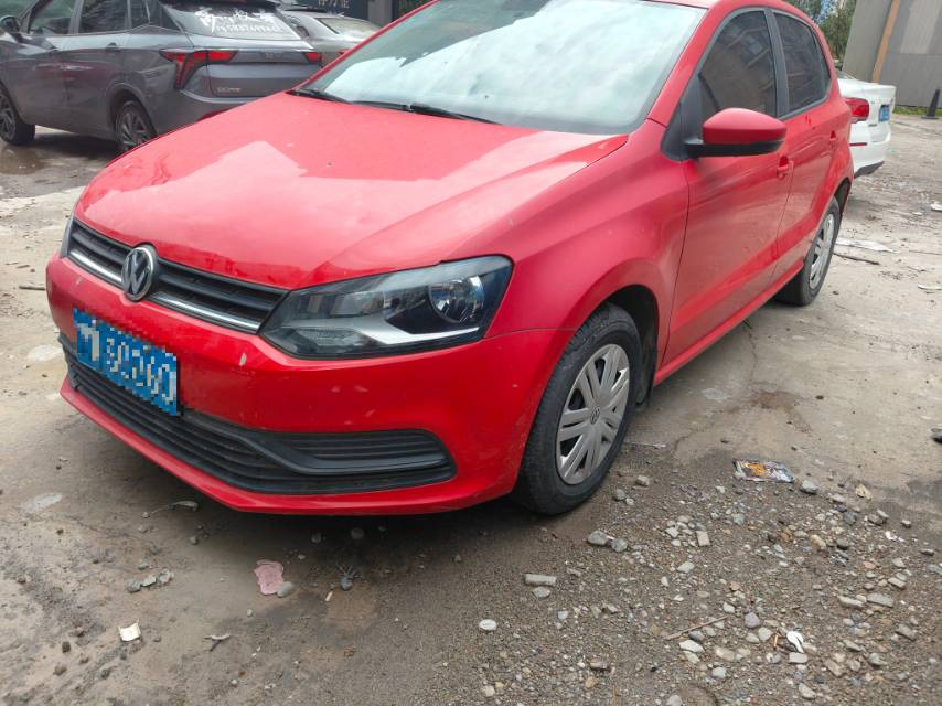 Volkswagen Polo 2016 car image 