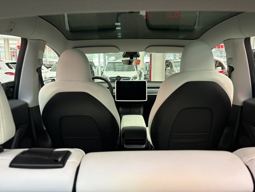 Tesla Model Y 2023 #5 Tesla Model Y 2023 car image #5