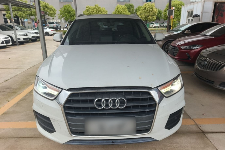 Audi Q3 2017 car image #3