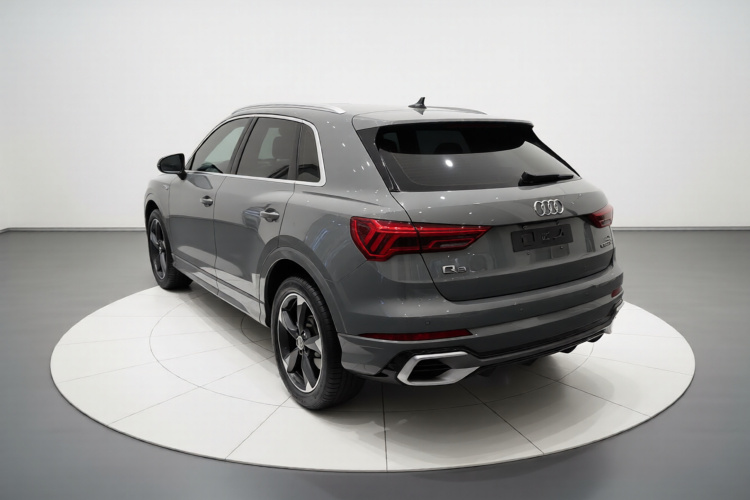 Audi Q3 2024 immagine di auto #7