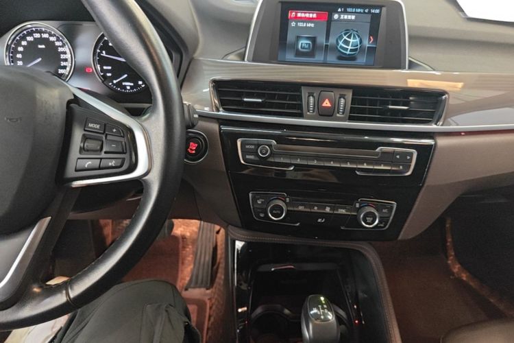BMW X1 2018 immagine di auto #13