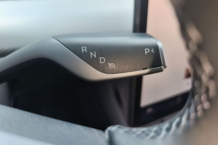 Tesla Model Y 2023 #18 Tesla Model Y 2023 car image #18