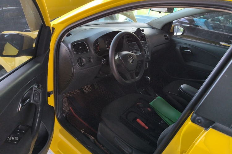 Volkswagen Polo 2014 car image #18