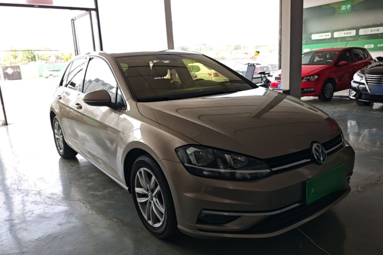 Volkswagen Golf 2019 car image #4