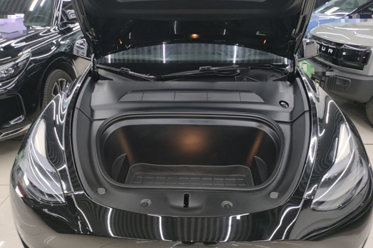 Tesla Model Y 2022 immagine di auto #20