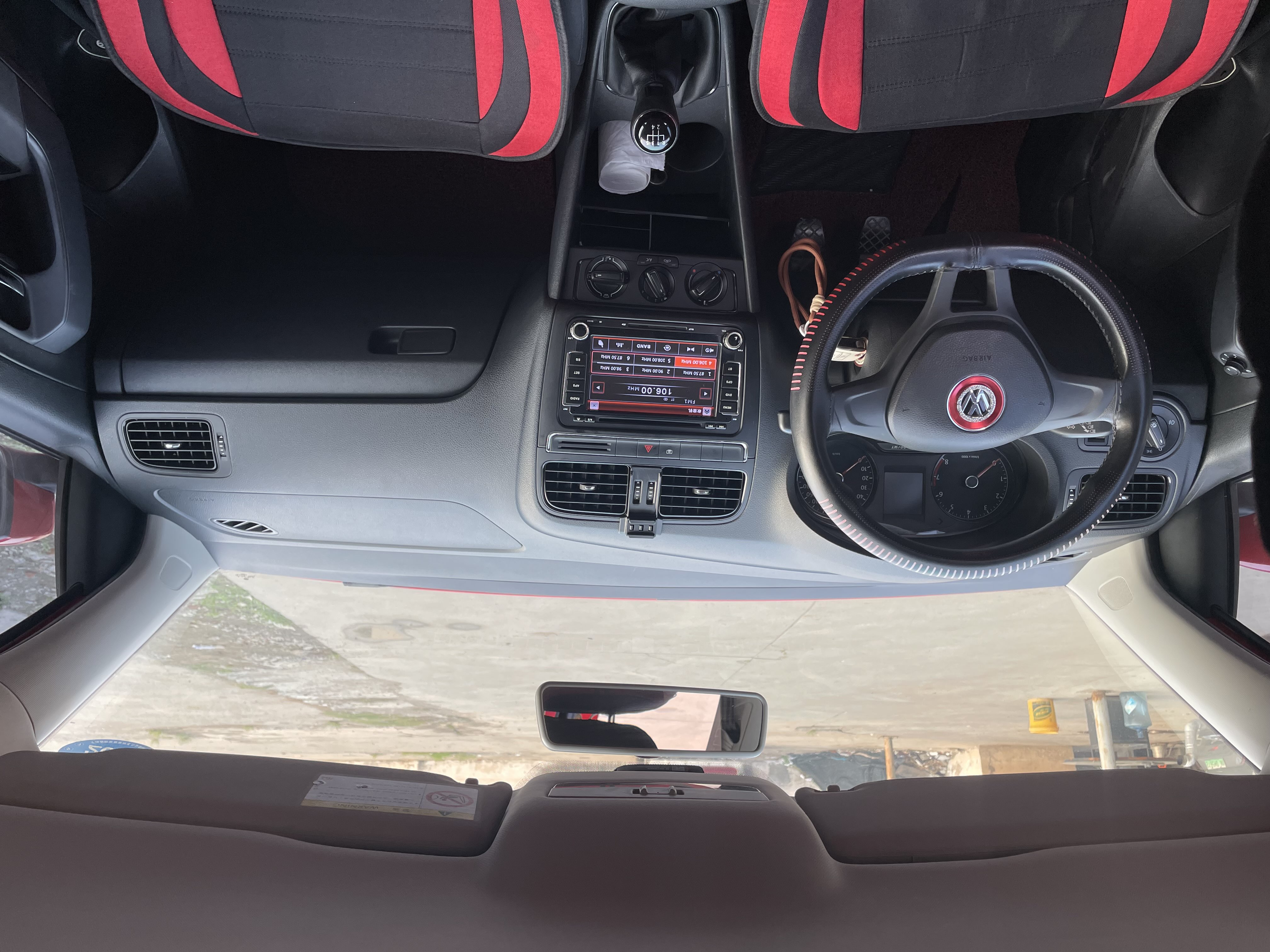 Volkswagen Polo 2015 car image #9