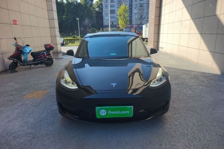 Tesla Model 3 2022 car image #3