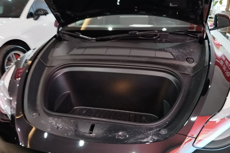 Tesla Model Y 2023 #20 Tesla Model Y 2023 car image #20