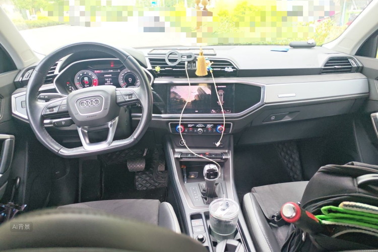 Audi Q3 2022 car image #11