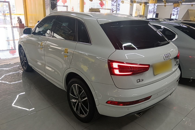 Audi Q3 2017 #5 Audi Q3 2017 car image #5