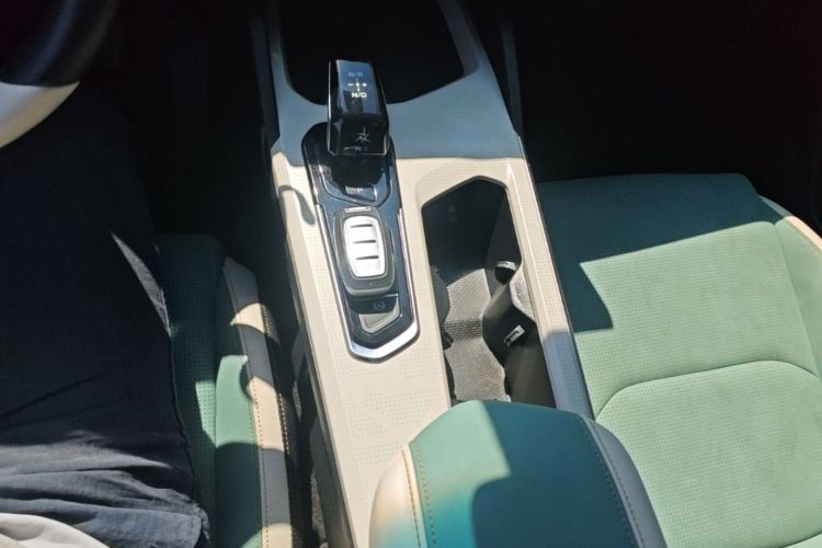 GEELY Emgrand L HiP 2022 immagine di auto #14