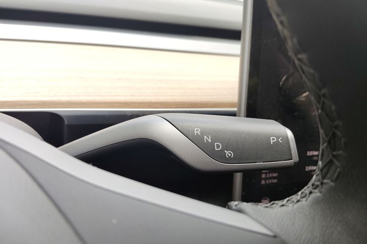 Tesla Model 3 2023 car image #14