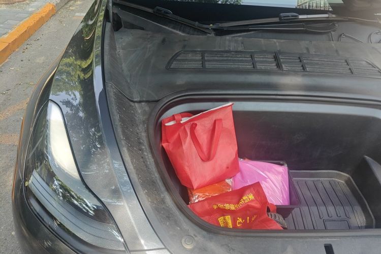 Tesla Model Y 2022 car image #28