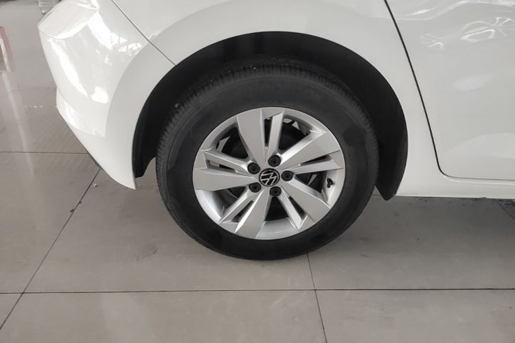 Volkswagen Polo 2021 car image #5