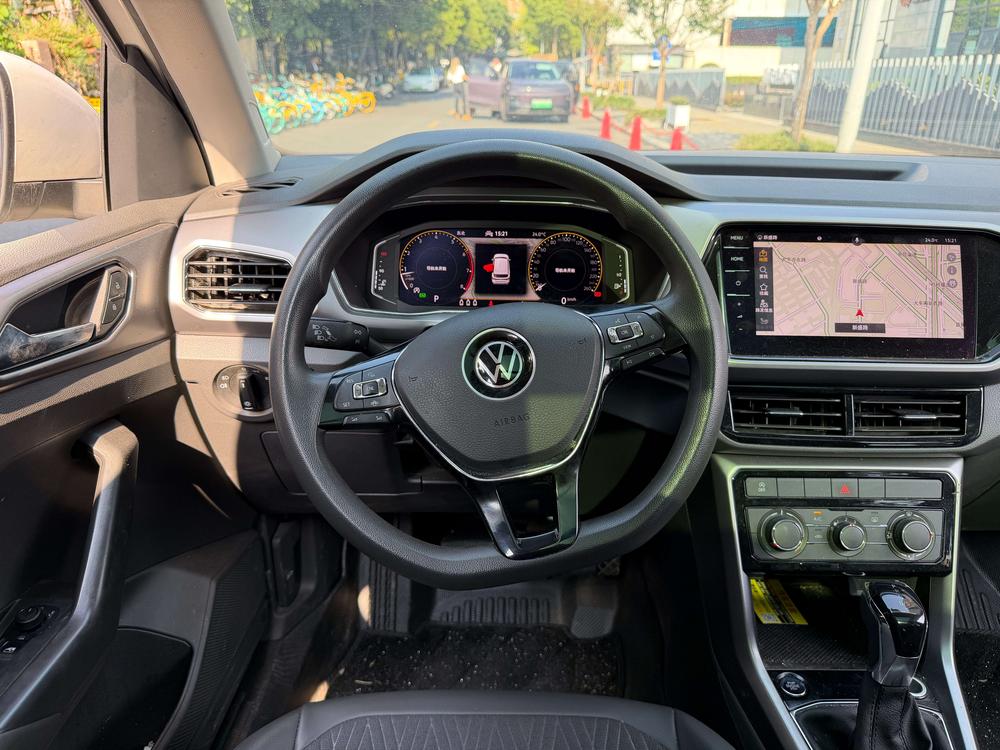 Volkswagen T-Cross 2022 car image #8