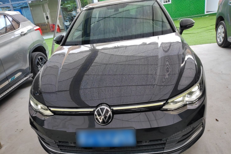 Volkswagen Golf 2021 car image #3